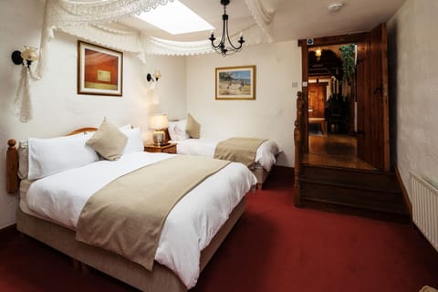 Standard Double or Twin Room | Desk, iron/ironing board, free WiFi, bed sheets