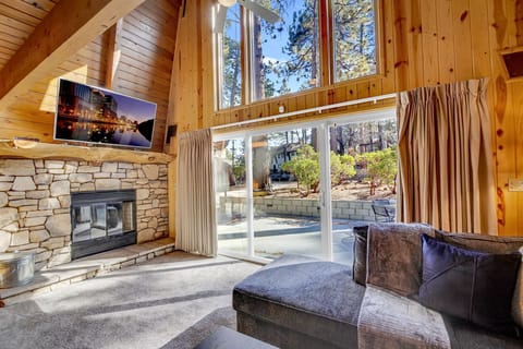 House, Multiple Beds, Patio, Mountain View (845) | Living area