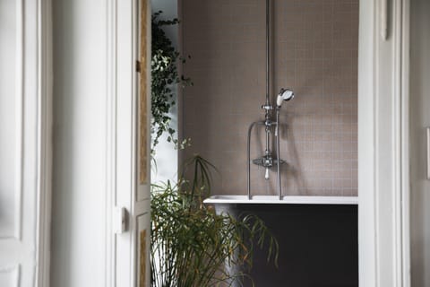 Double Room (Cachette) | Bathroom | Hair dryer, towels, soap, shampoo