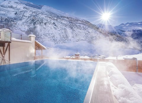 Indoor pool, outdoor pool