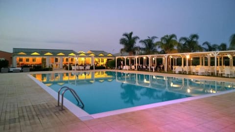 Seasonal outdoor pool, pool umbrellas, sun loungers