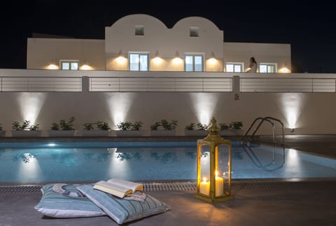 Sea front 3 bedroom villa with private pool!