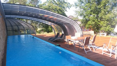 Swimming pool - private