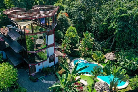 Private house, 4 bedrooms, 4 bathrooms, 2 outside terrace, private parking