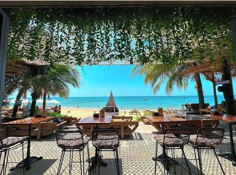 Beach bar