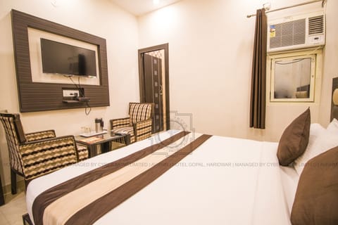 Deluxe Double Room | Free WiFi