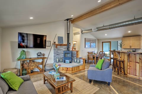 Blue Lake Vacation Rental | 3BR | 2BA | 1,200 Sq Ft | Step-Free Access