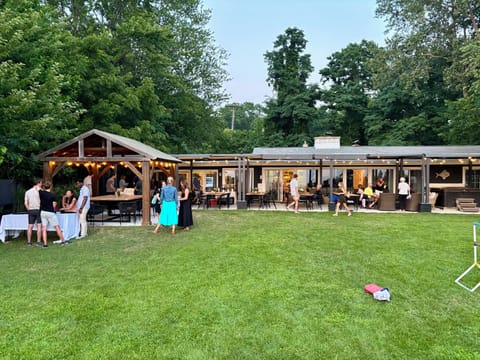 My husband and I celebrated our 50th birthday here. We have Parking for 5 cars!