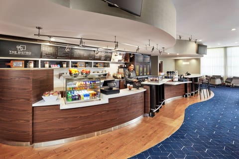 Breakfast and dinner served