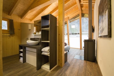 Superior Double Room | Bathroom | Towels