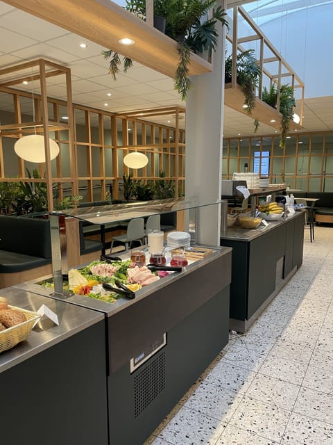 Daily continental breakfast (DKK 75 per person)