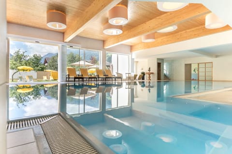 2 indoor pools, outdoor pool