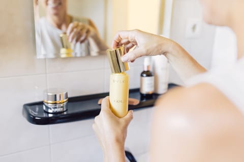 Single Room | Bathroom | Shower, free toiletries, bidet