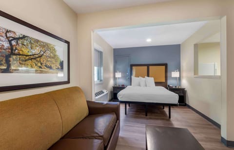 Premium bedding, desk, laptop workspace, free WiFi