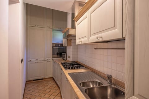 Exclusive Condo, 3 Bedrooms | Private kitchen | Eco-friendly cleaning products