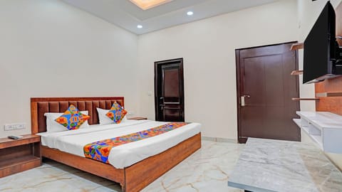 Deluxe Double Room | Individually decorated, desk, laptop workspace, soundproofing