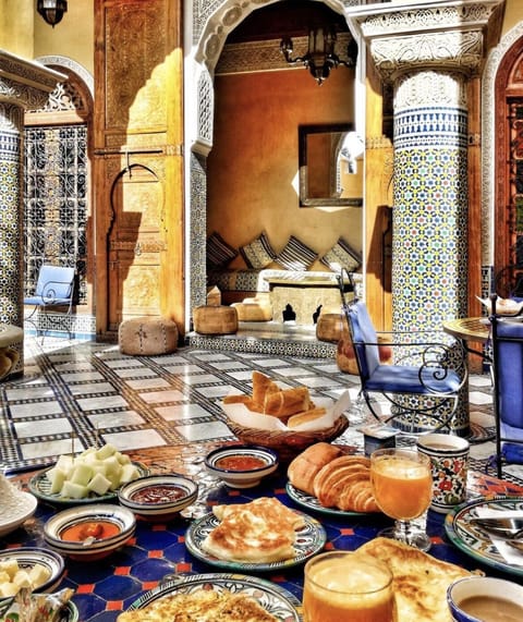 Free daily full breakfast