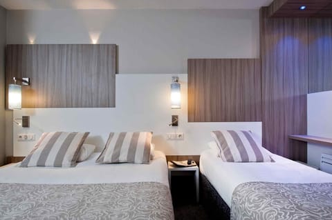 1 bedroom, premium bedding, desk, blackout drapes