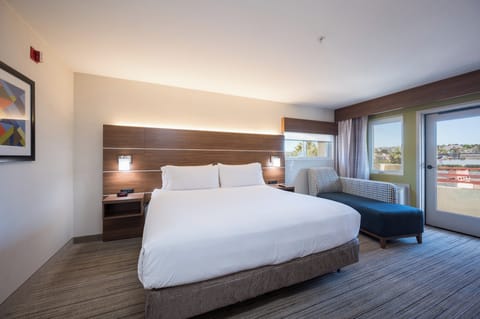 Standard Room, 1 King Bed, Balcony (Extra Floor Space) | Desk, laptop workspace, blackout drapes, iron/ironing board