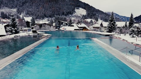 Couples treatment rooms, sauna, hot tub, steam room, hot springs