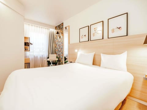 Standard Double Room, 1 Double Bed | Pillowtop beds, in-room safe, desk, blackout drapes