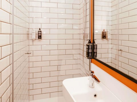 Pillowtop beds, in-room safe, desk, blackout drapes