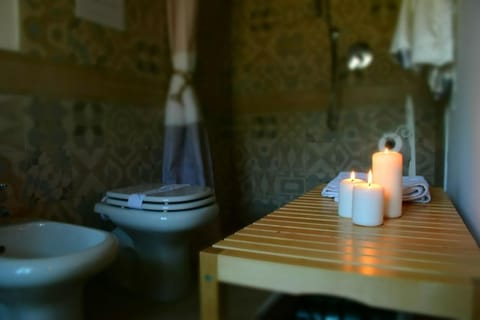 Double Room, Private Bathroom | Bathroom sink