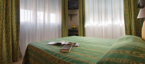 Double or Twin Room | In-room safe, free WiFi