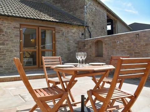 Patio | Little Allaston Farm Holidays - Lambing Shed - Little Allaston Farm, Lydney