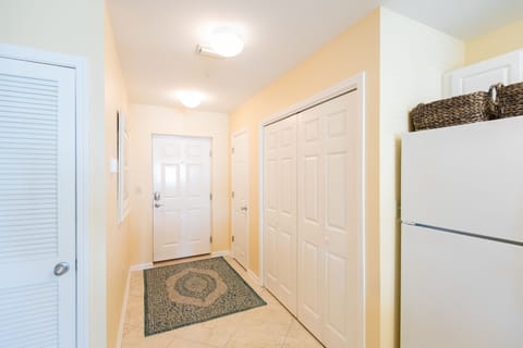 Entry way in to the condo