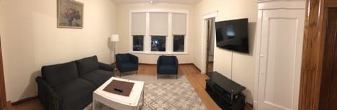 Panoramic view of Living room with 50 inch flatscreen TV!
