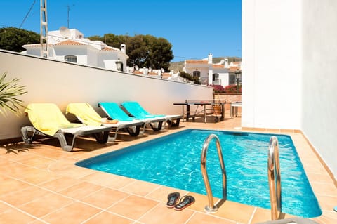 Please note that although we aim to represent our properties as accurately as possible, the pool table is no longer available at this property.