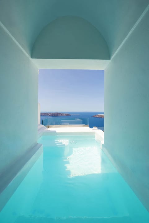 Standard Room, Hot Tub (Outdoor Hot Tub, Caldera View) | Minibar, in-room safe, individually furnished, iron/ironing board