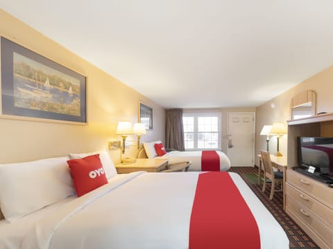 Desk, iron/ironing board, free WiFi, bed sheets