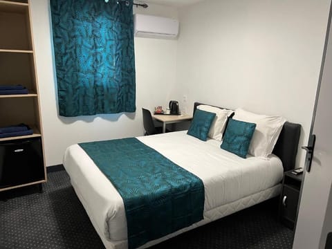 Double Room, Private Bathroom | Soundproofing, free WiFi, bed sheets, wheelchair access