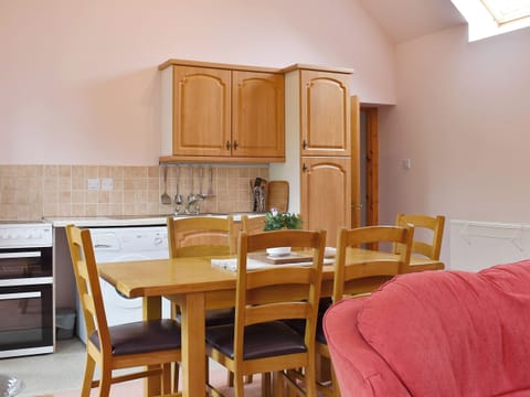 Well equipped kitchen/ dining area | The Cottage at Cauldcoats, Near Linlithgow