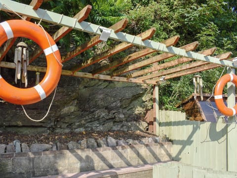 Sitting-out-area | Compass Point, Brixham