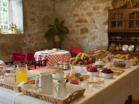 Daily buffet breakfast (EUR 7.5 per person)