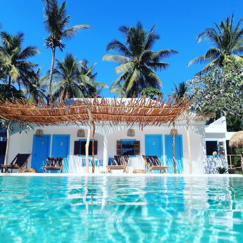 3 outdoor pools, pool umbrellas, sun loungers