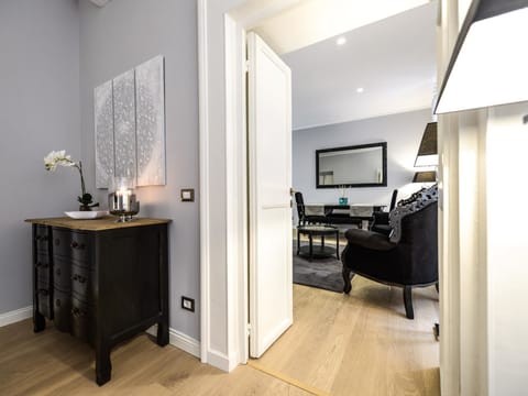 Apartment (2 Bedrooms) | 2 bedrooms, down comforters, iron/ironing board, free WiFi
