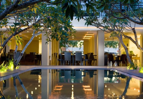 Outdoor pool, sun loungers