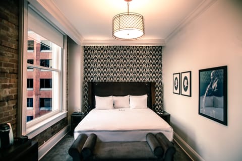 Premium bedding, in-room safe, desk, laptop workspace