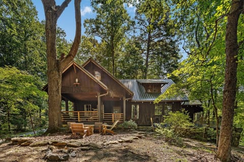 Welcome to Not Johnny's Cabin in LAKE LURE NC.
Situated in a GORGEOUS WOODED SETTING.