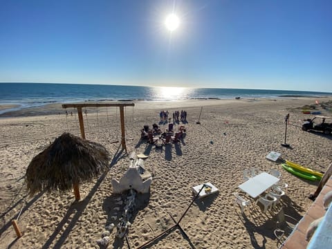 Beach with Kayaks, Corn Hole, Palapa, Swing Set, Beach Volley ball, Jenga