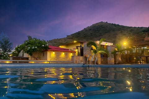 Indoor pool, outdoor pool