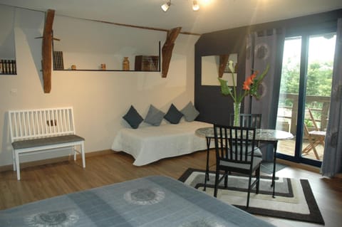 High Room with Balcony | Living room