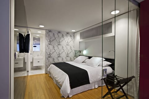 Suite, Kitchenette | Premium bedding, in-room safe, desk, iron/ironing board