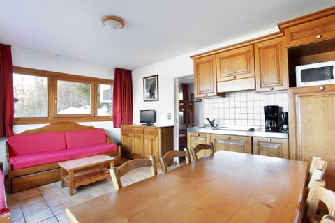 Come and stay in our charming mountain apartment!