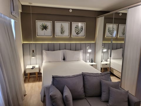 Deluxe Double Room | In-room safe, desk, free WiFi, bed sheets