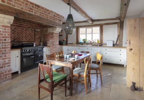 The farm house kitchen with range cooker